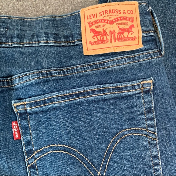 Levis Boyfriend Jeans Size 30 - Picture 3 of 7